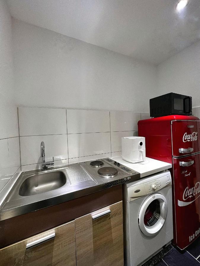 Erdgeschoss Wohnung Wiesbaden Stadtmitte 2 Zimmer Kueche Bad Zewnętrze zdjęcie